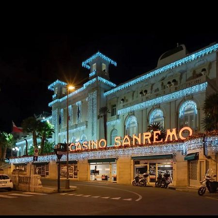 Vasca Idromassaggio, Appartamento Incantevole San Remo Kültér fotó